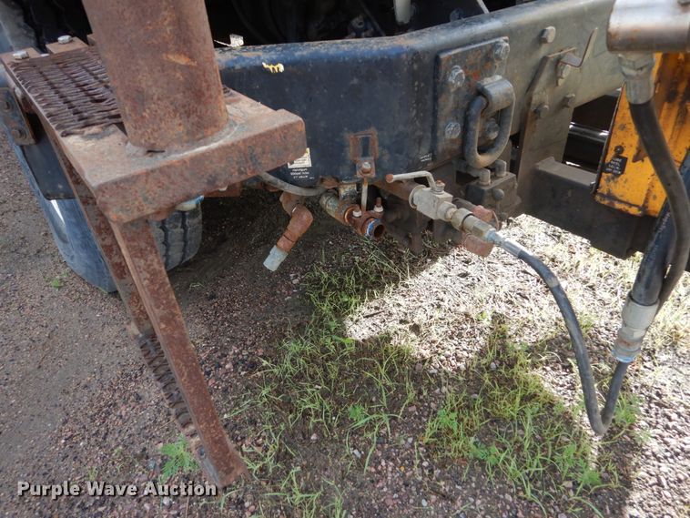 image for item DH5507 2007 Sterling L-Line  vacuum truck