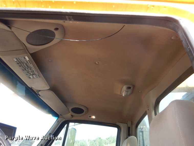 image for item DH5507 2007 Sterling L-Line  vacuum truck