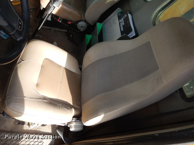 image for item DH5507 2007 Sterling L-Line  vacuum truck