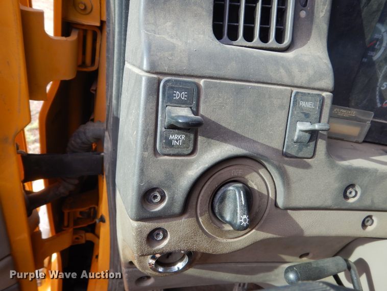 image for item DH5507 2007 Sterling L-Line  vacuum truck