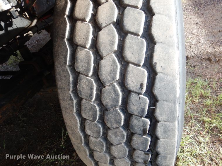 image for item DH5507 2007 Sterling L-Line  vacuum truck