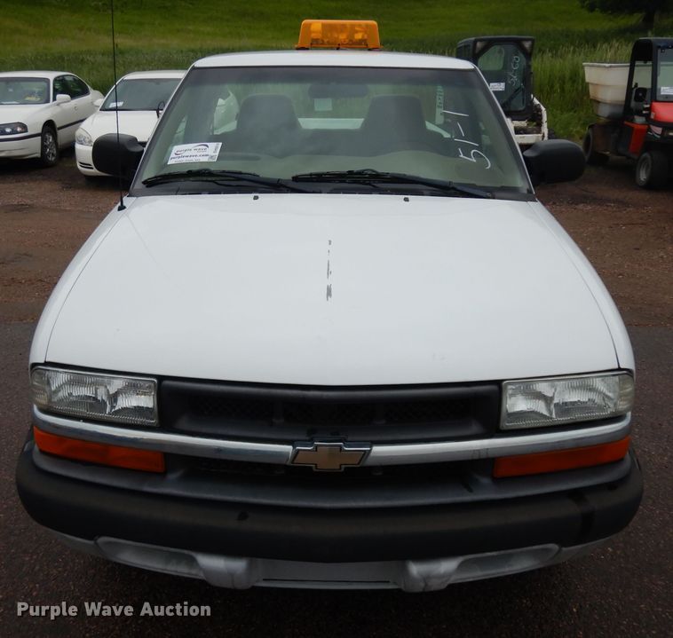 image for item DH5514 2001 Chevrolet S10  pickup truck