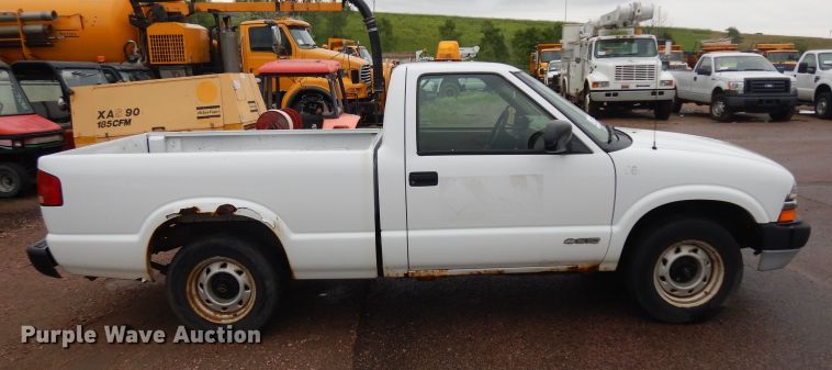 image for item DH5514 2001 Chevrolet S10  pickup truck