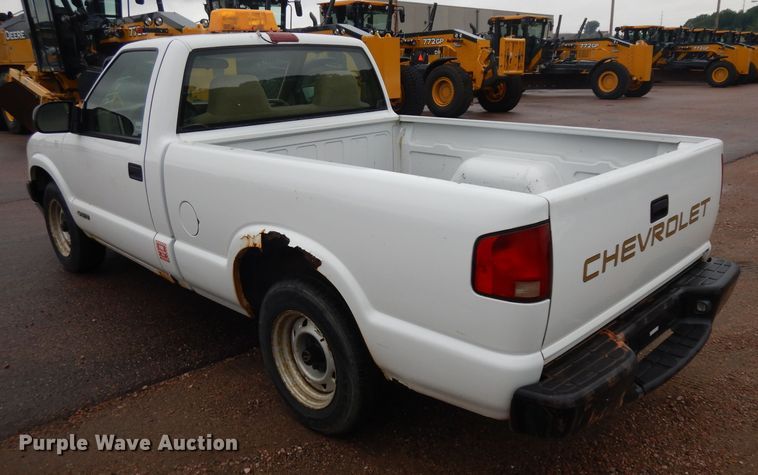 image for item DH5514 2001 Chevrolet S10  pickup truck