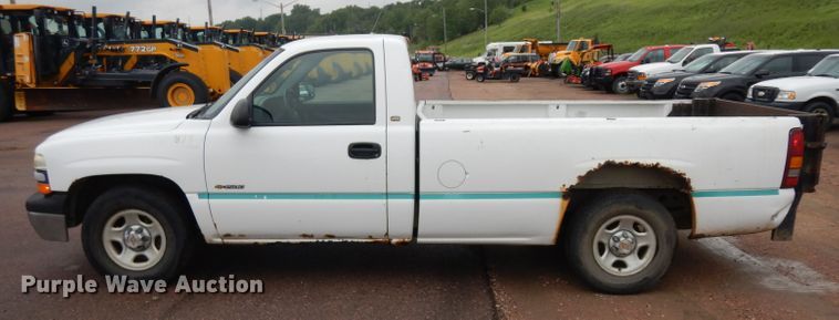 image for item DH5521 2002 Chevrolet Silverado 1500  pickup truck