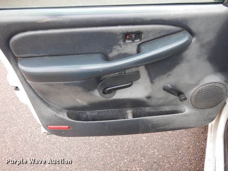 image for item DH5521 2002 Chevrolet Silverado 1500  pickup truck