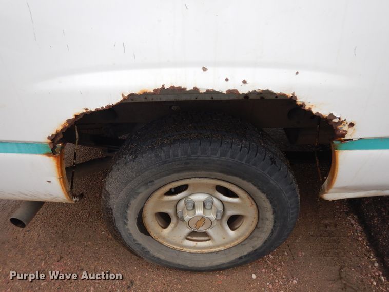 image for item DH5521 2002 Chevrolet Silverado 1500  pickup truck