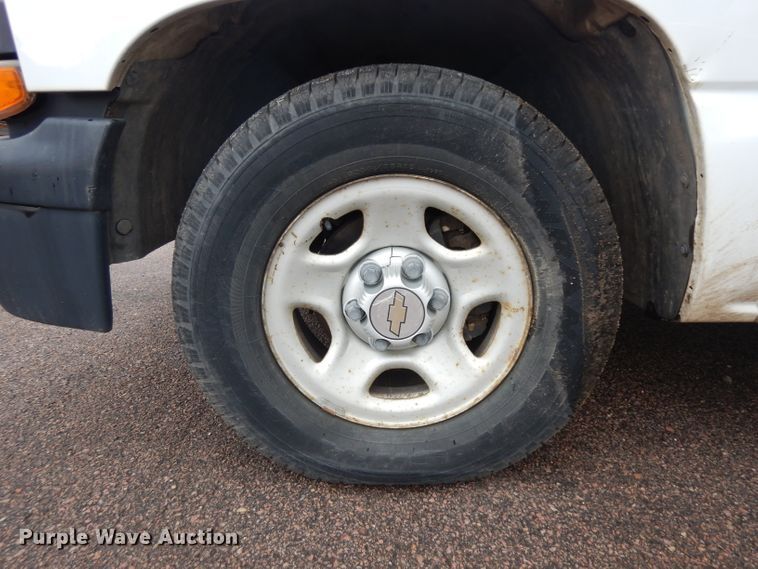 image for item DH5522 2000 Chevrolet Silverado 1500  pickup truck