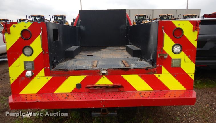 image for item DH5529 2004 Ford F550 Super Duty  Crew Cab utility bed truck