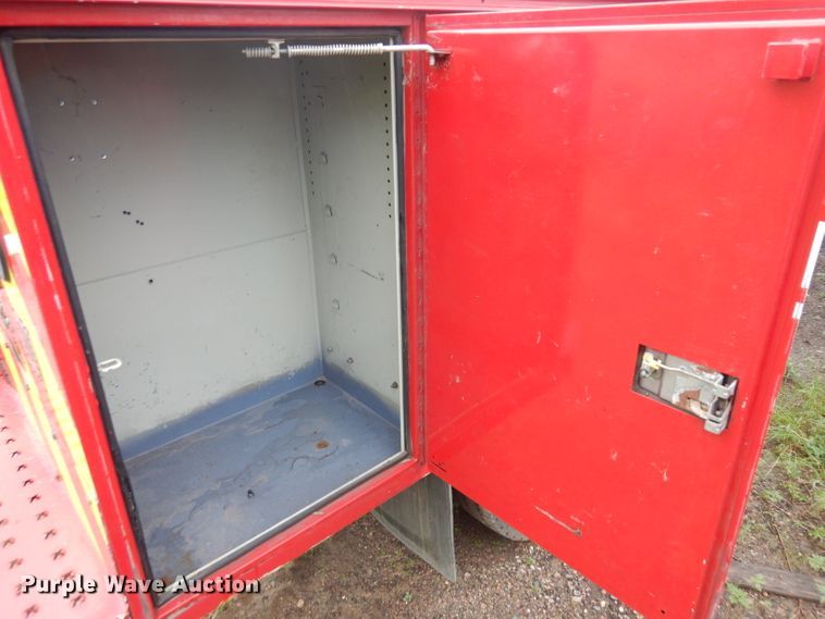 image for item DH5529 2004 Ford F550 Super Duty  Crew Cab utility bed truck