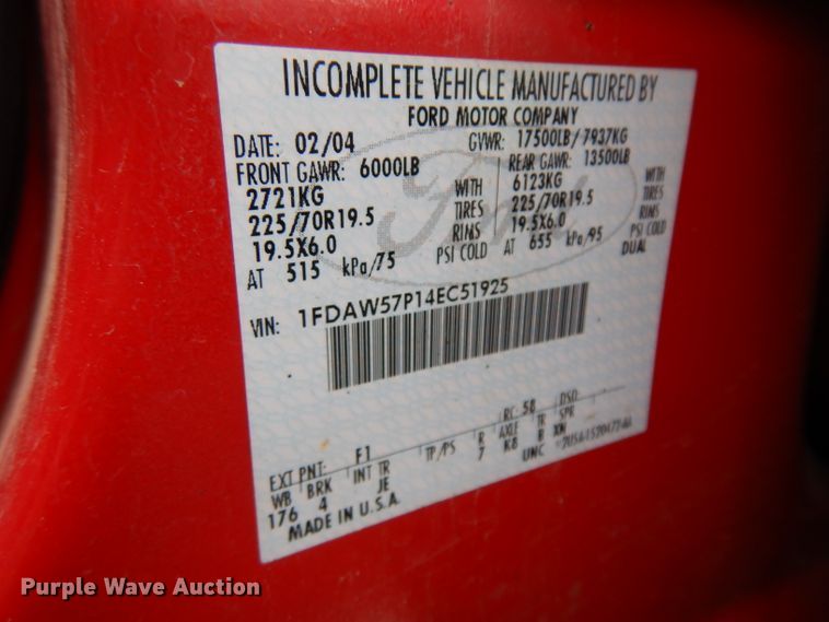 image for item DH5529 2004 Ford F550 Super Duty  Crew Cab utility bed truck