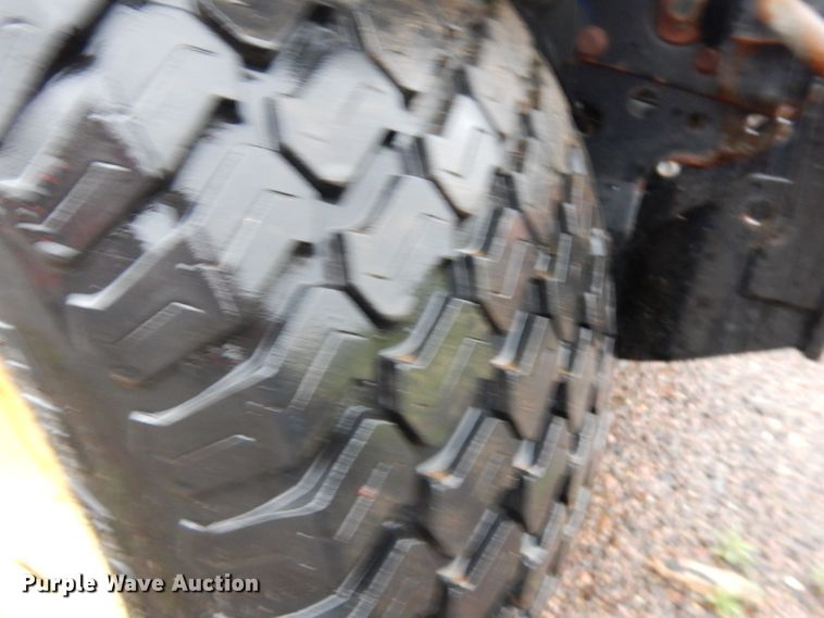 image for item DH5534 2002 John Deere X485 lawn mower