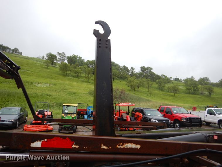 image for item DH5539 2004 International 7400  hook lift truck