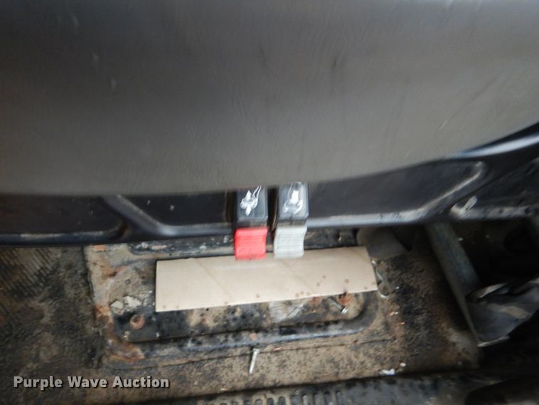 image for item DH5539 2004 International 7400  hook lift truck