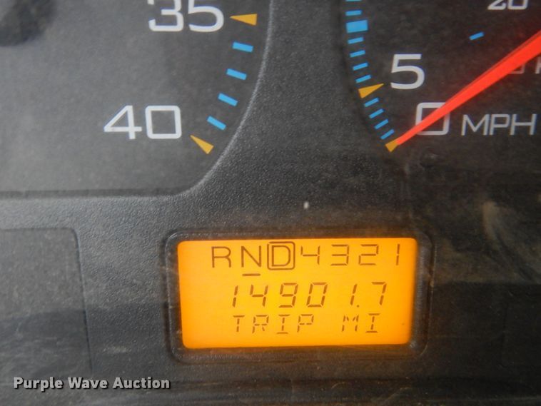 image for item DH5539 2004 International 7400  hook lift truck