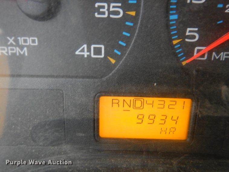 image for item DH5539 2004 International 7400  hook lift truck