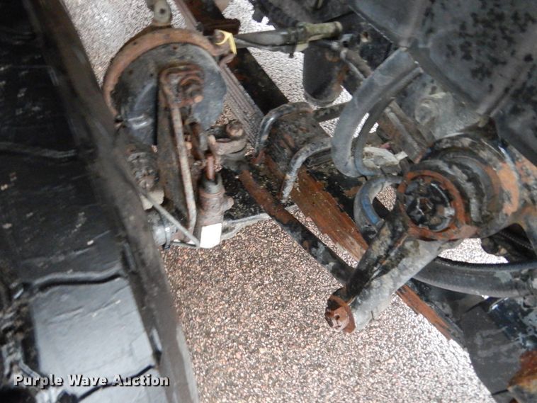 image for item DH5539 2004 International 7400  hook lift truck