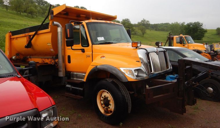 image for item DH5543 2006 International 7400  dump truck