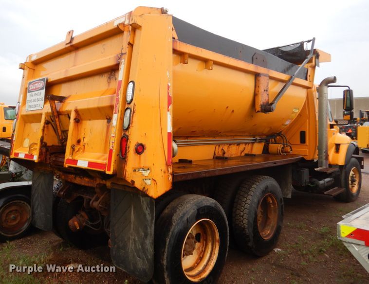 image for item DH5543 2006 International 7400  dump truck