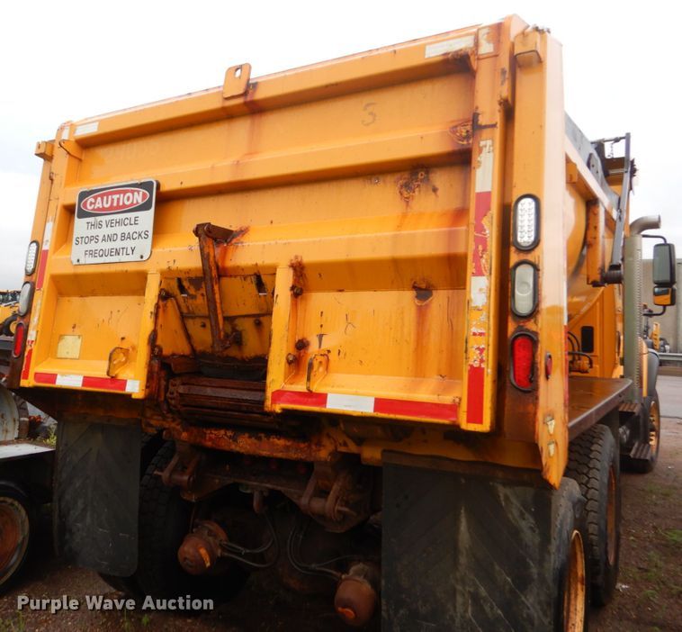 image for item DH5543 2006 International 7400  dump truck