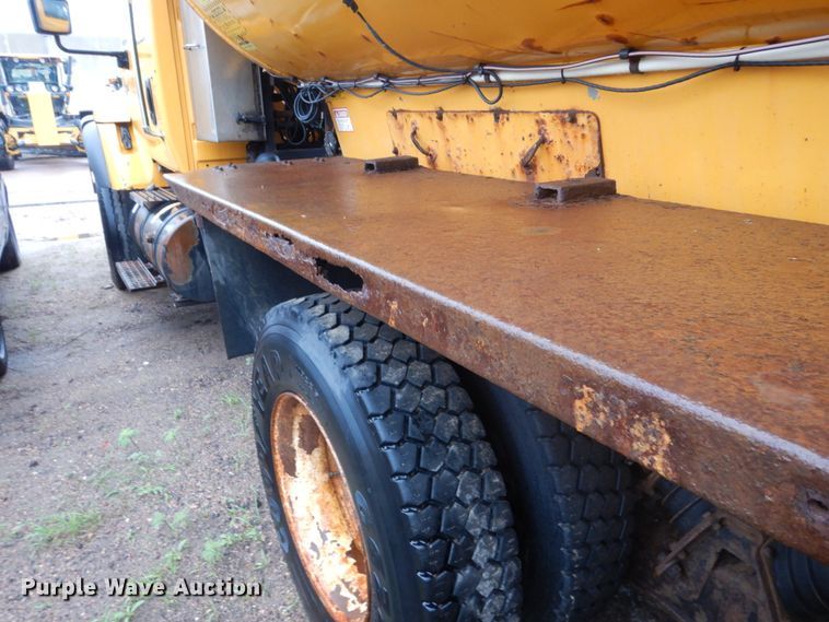 image for item DH5543 2006 International 7400  dump truck