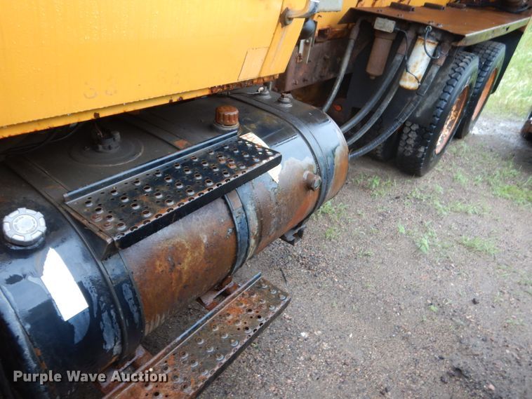 image for item DH5543 2006 International 7400  dump truck