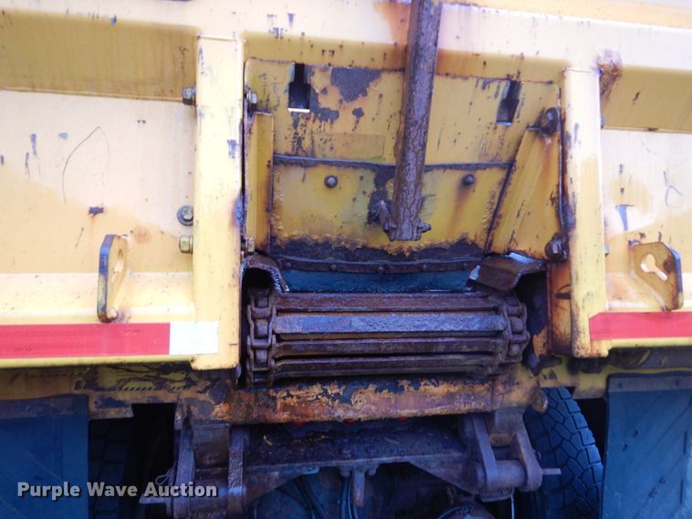 image for item DH5543 2006 International 7400  dump truck