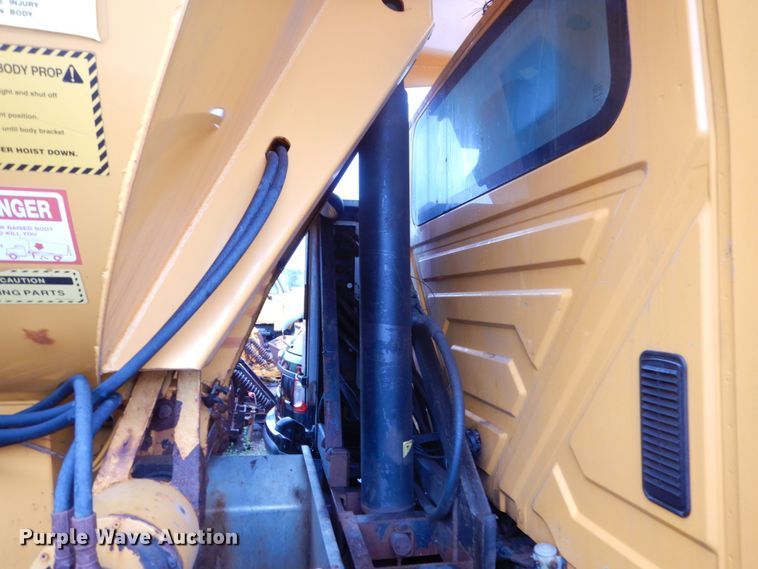 image for item DH5543 2006 International 7400  dump truck