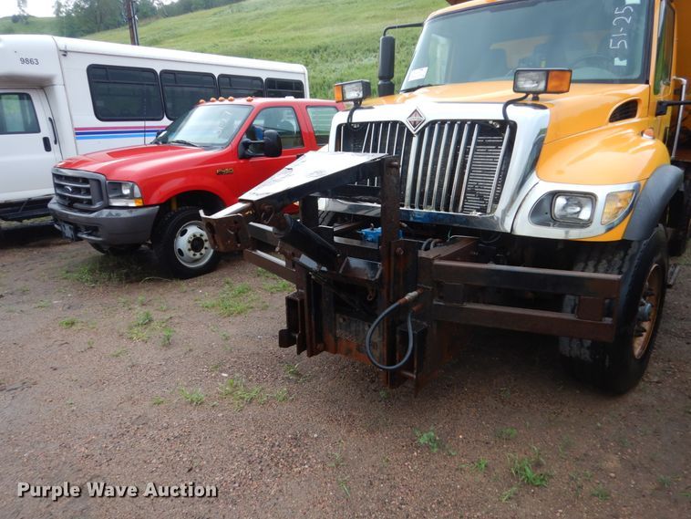 image for item DH5543 2006 International 7400  dump truck