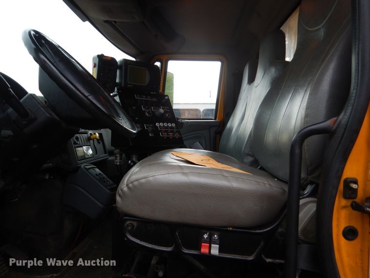 image for item DH5543 2006 International 7400  dump truck