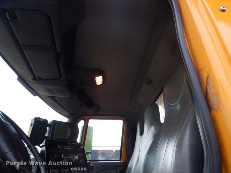 image for item DH5543 2006 International 7400  dump truck