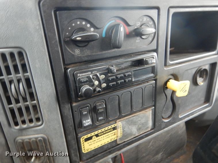 image for item DH5543 2006 International 7400  dump truck