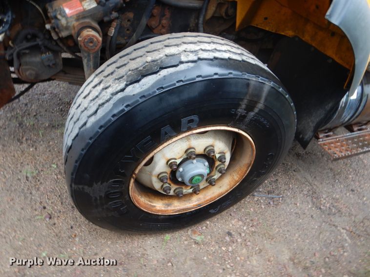 image for item DH5543 2006 International 7400  dump truck