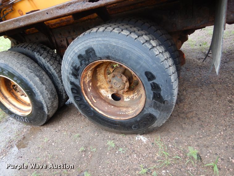 image for item DH5543 2006 International 7400  dump truck