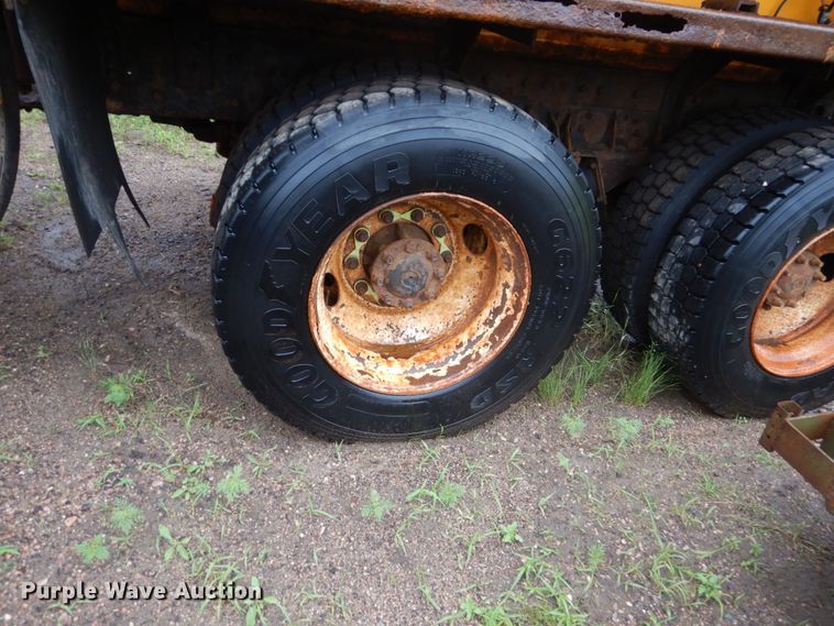 image for item DH5543 2006 International 7400  dump truck