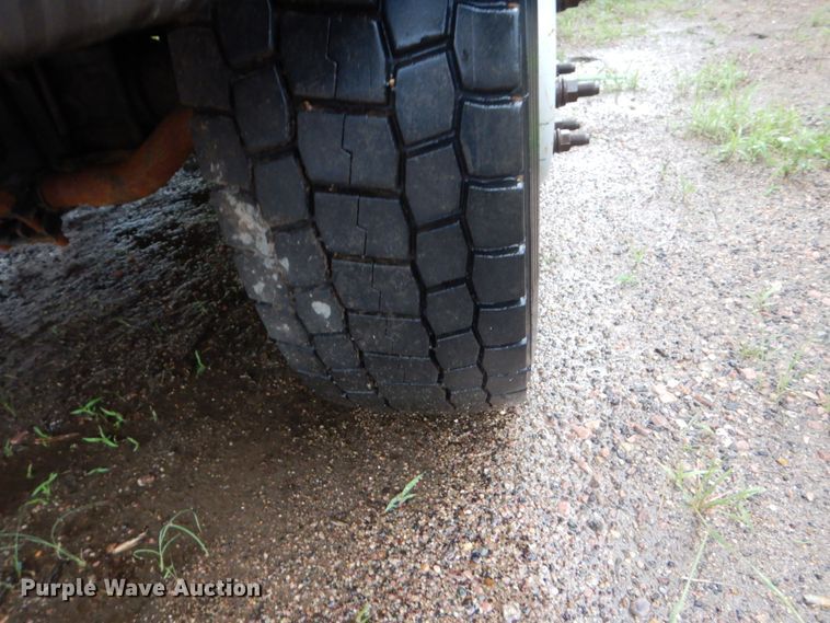 image for item DH5544 2003 Ford F450 Super Duty  Crew Cab flatbed truck