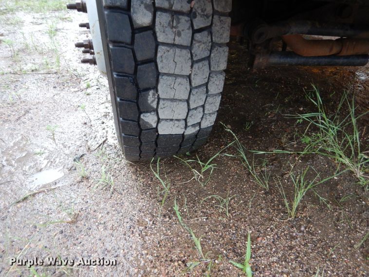 image for item DH5544 2003 Ford F450 Super Duty  Crew Cab flatbed truck