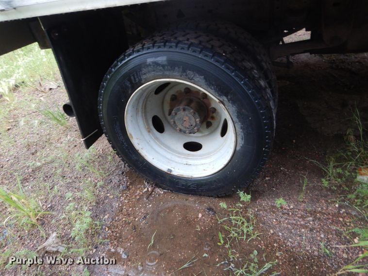 image for item DH5544 2003 Ford F450 Super Duty  Crew Cab flatbed truck