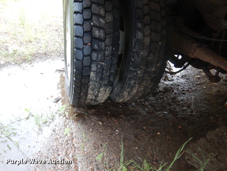 image for item DH5544 2003 Ford F450 Super Duty  Crew Cab flatbed truck