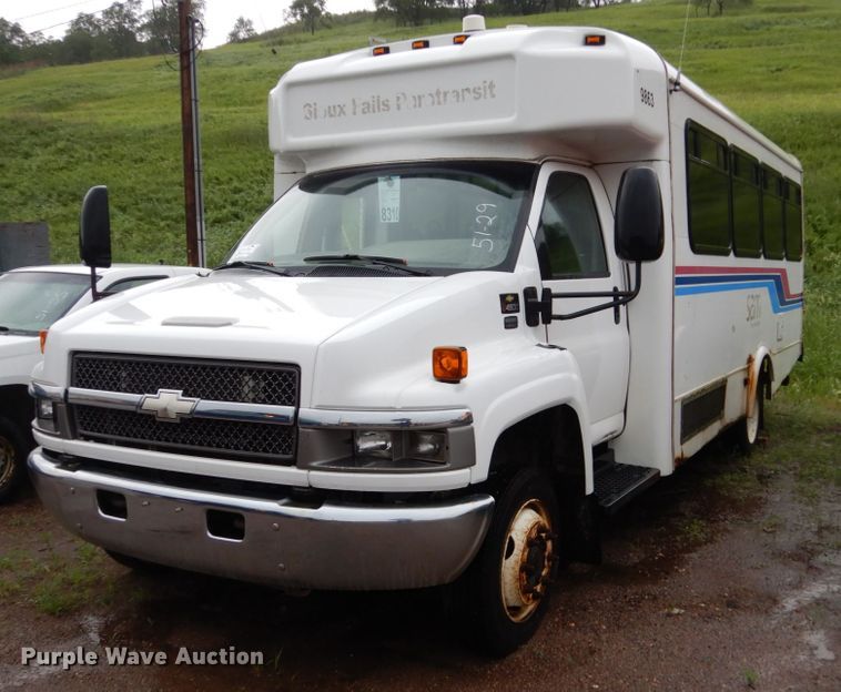 image for item DH5545 2008 Chevrolet C4500  shuttle bus