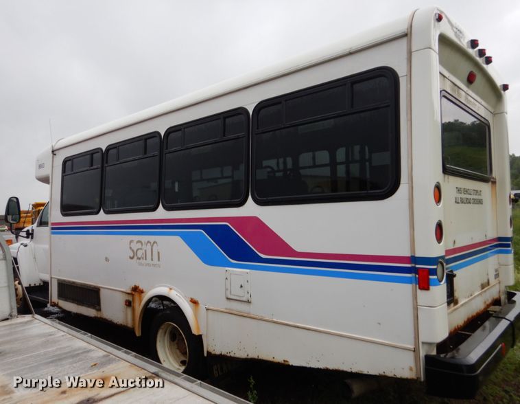 image for item DH5545 2008 Chevrolet C4500  shuttle bus