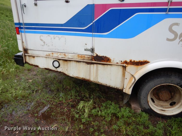 image for item DH5545 2008 Chevrolet C4500  shuttle bus