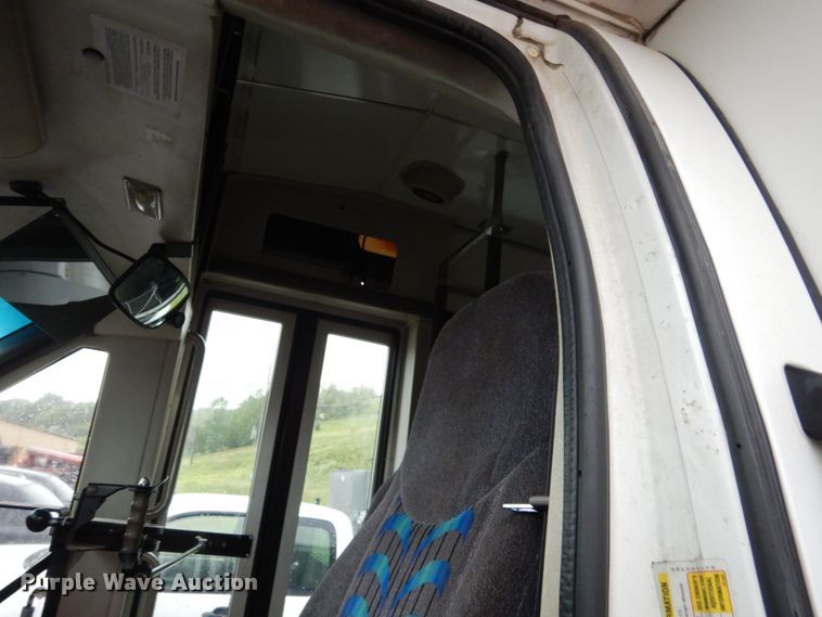 image for item DH5545 2008 Chevrolet C4500  shuttle bus