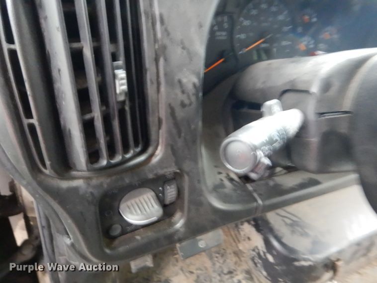 image for item DH5545 2008 Chevrolet C4500  shuttle bus