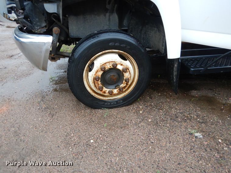 image for item DH5545 2008 Chevrolet C4500  shuttle bus