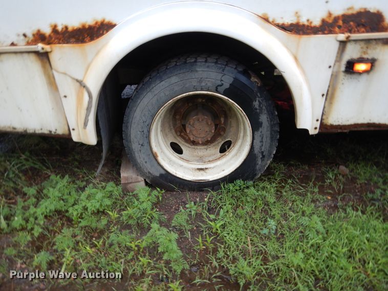 image for item DH5545 2008 Chevrolet C4500  shuttle bus