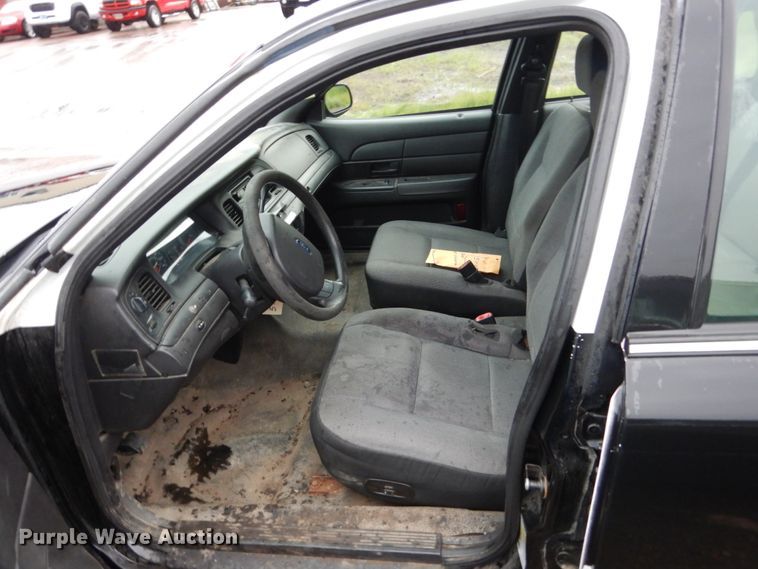 image for item DH5548 2010 Ford Crown Victoria Police Interceptor