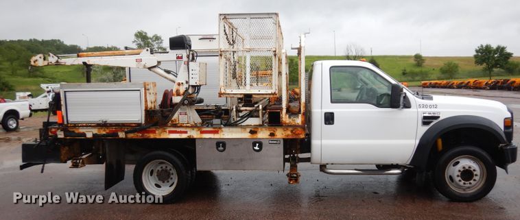 image for item DH5549 2009 Ford F550 Super Duty  flatbed truck with crane