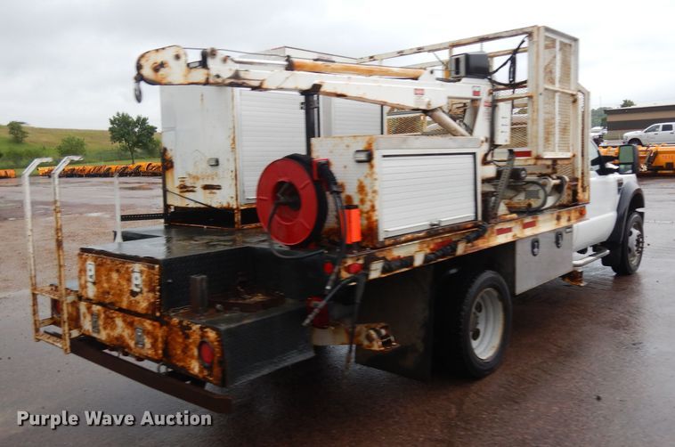 image for item DH5549 2009 Ford F550 Super Duty  flatbed truck with crane