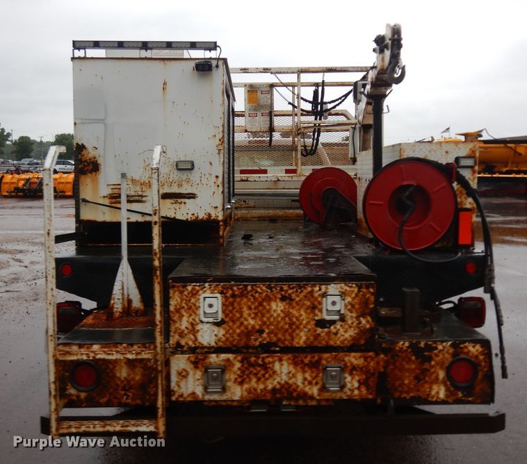 image for item DH5549 2009 Ford F550 Super Duty  flatbed truck with crane